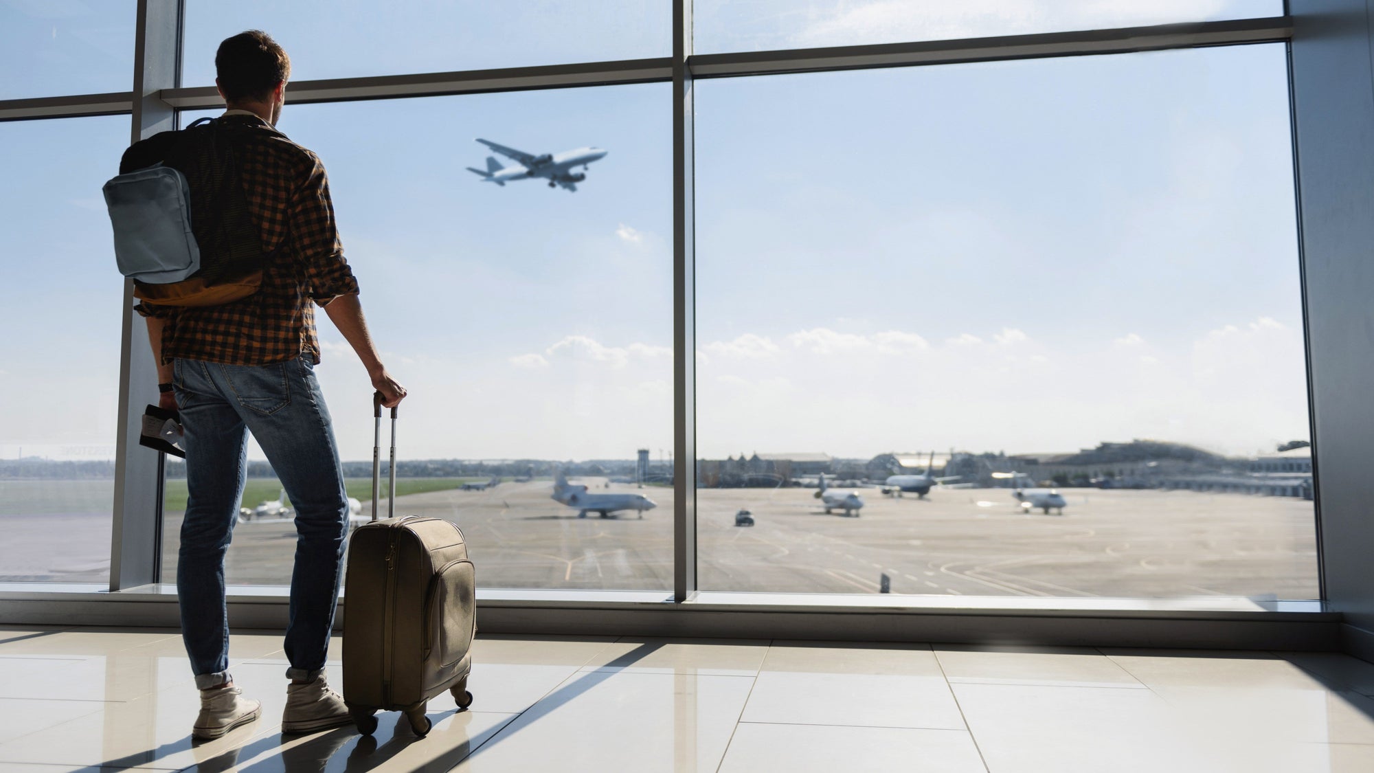 Flying Stress-Free: Why Nicotine Pouches Are the Perfect Travel Companion ✈️