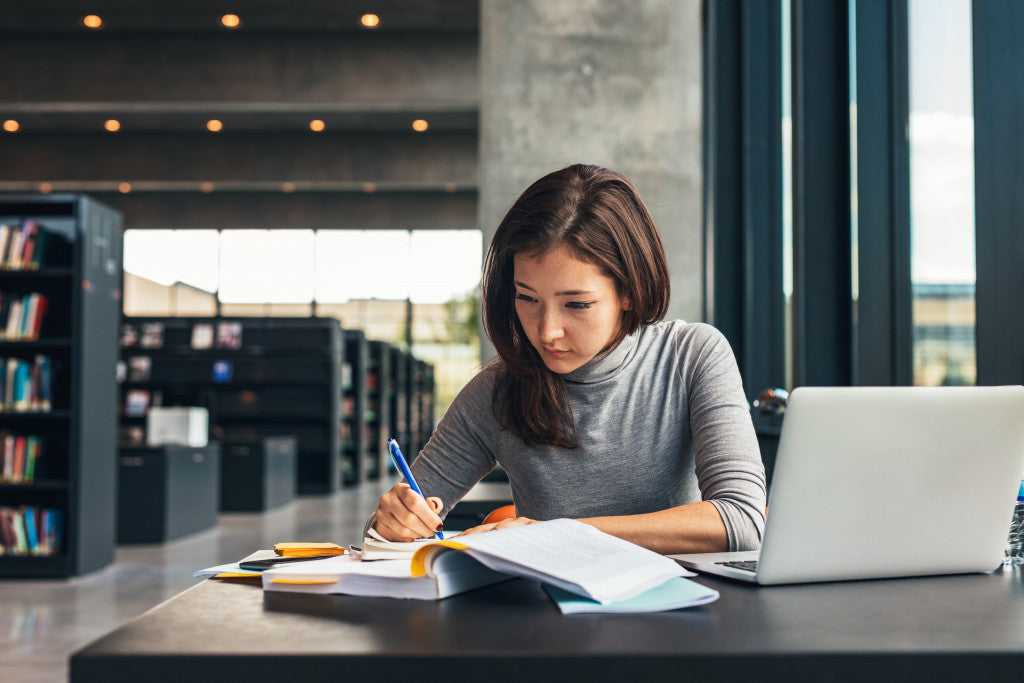 Stay Sharp: Why Nicotine Pouches Are the Perfect Study Companion 📚⚡